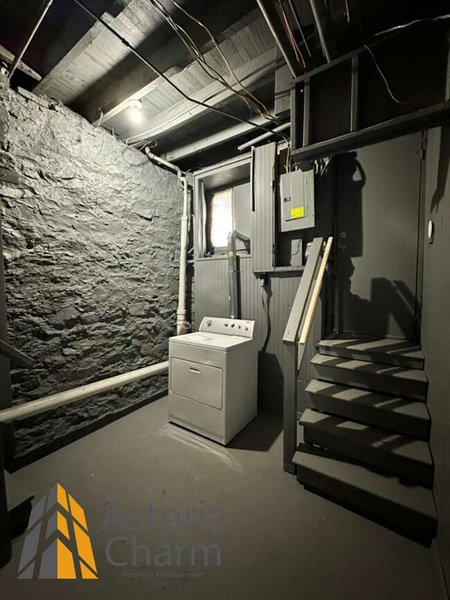 Building Photo - 3 Bedroom with Fenced Yard and Spacious Primary Bedroom near Coppin University