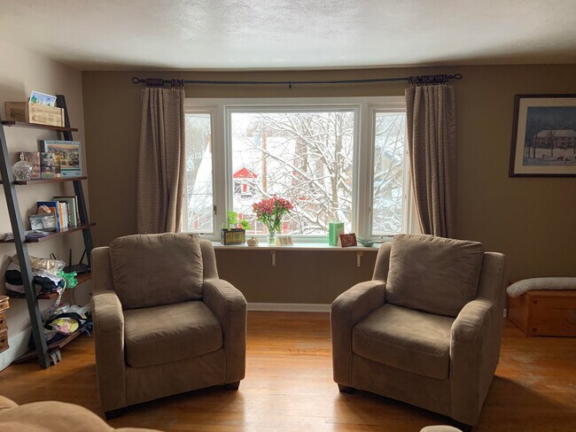 Building Photo - 325 Fellows Ave