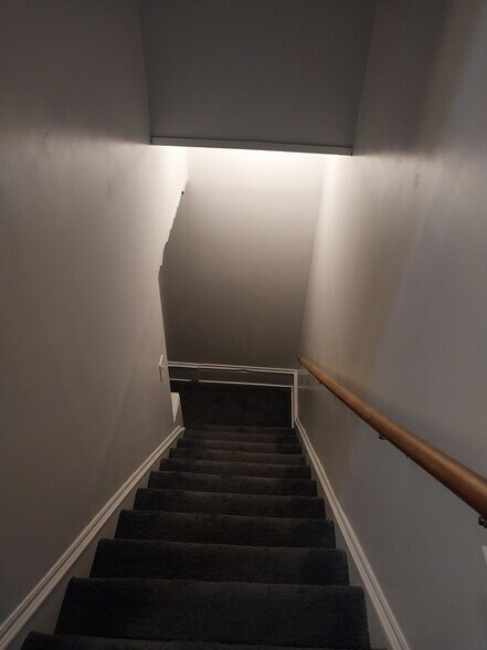 Building Photo - 51 E Summit St