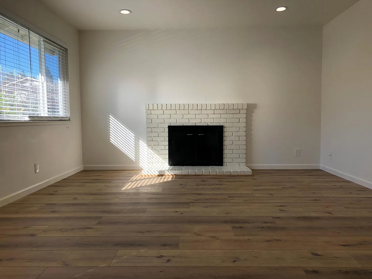 Building Photo - 72 Kim Louise Dr