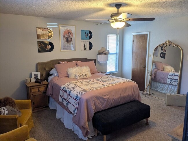 Building Photo - 3 Bed 2 Bath Home - Park Access