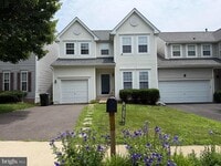 Building Photo - 2223 Blue Spruce Dr