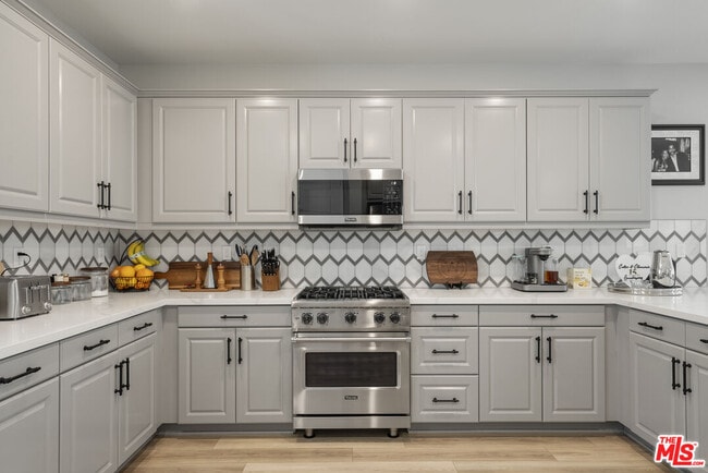 Building Photo - 756 Daniel Freeman Cir