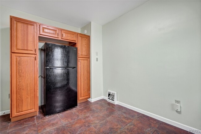 Building Photo - 7070 Winona Ave