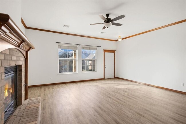 Building Photo - 2124 Trailwood Rd