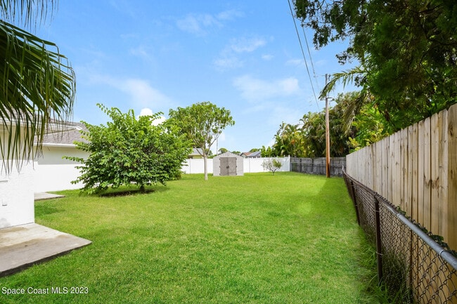 Building Photo - 1320 Arlington Cir