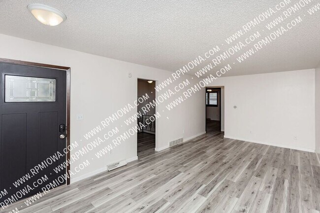 Building Photo - 1020 Williams St