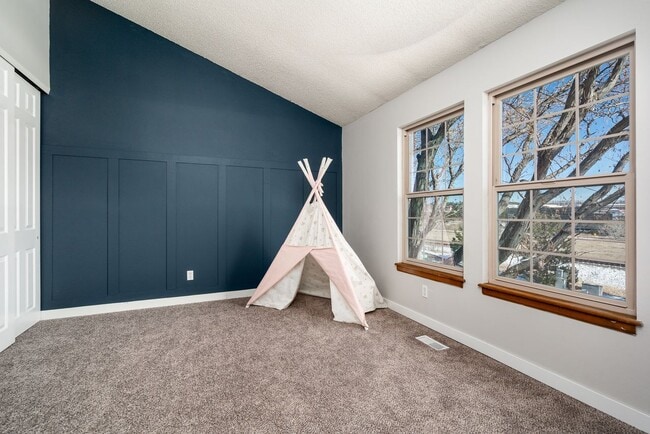Building Photo - 6614 Overland Dr
