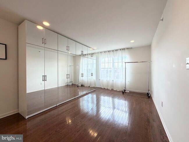 Building Photo - 308 Roarks Trail