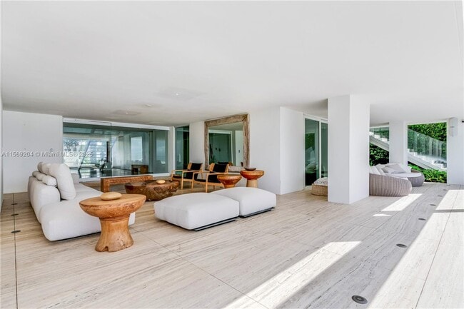 Building Photo - 440 S Mashta Dr