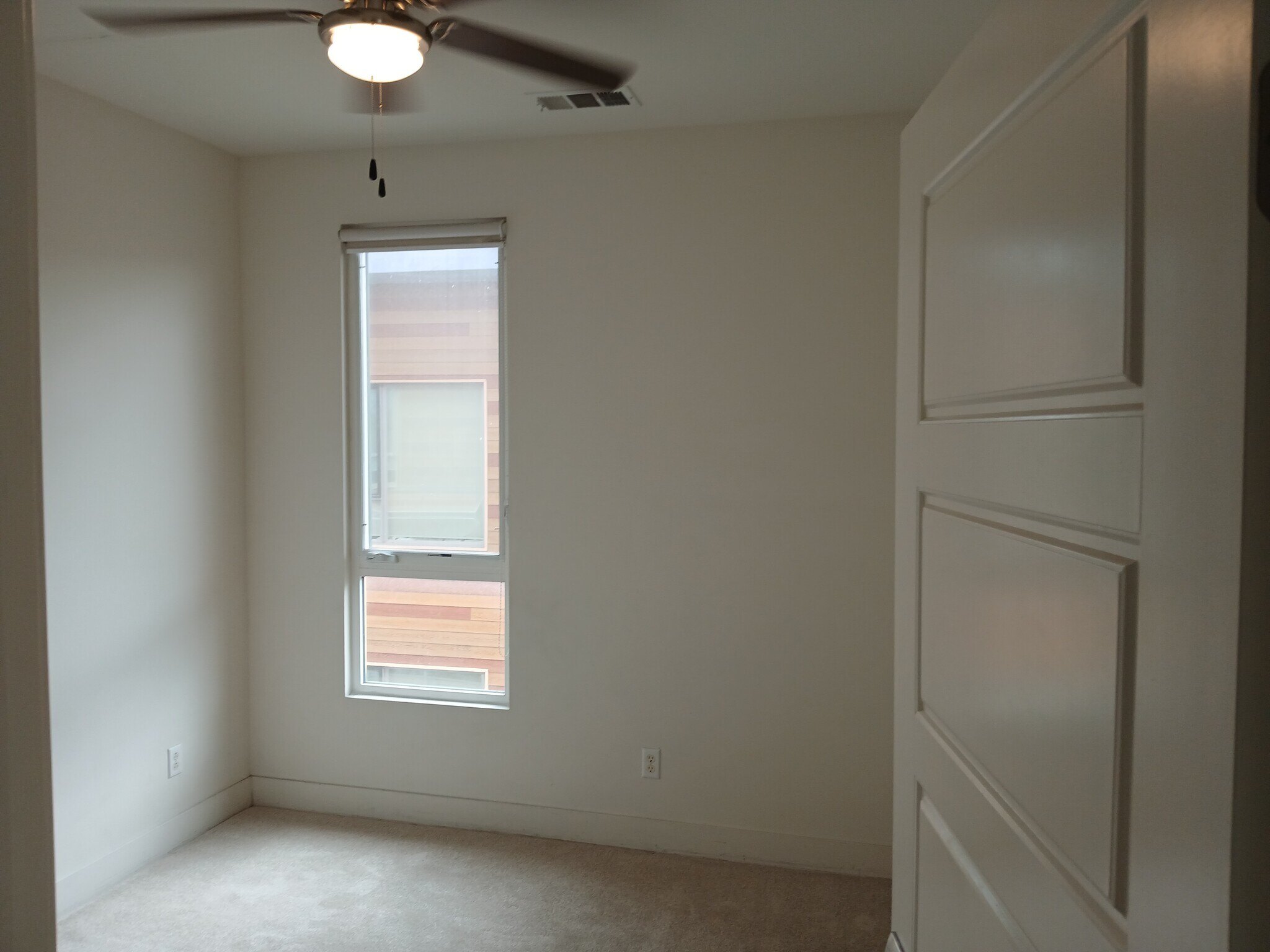 Building Photo - 139 W Live Oak Ave