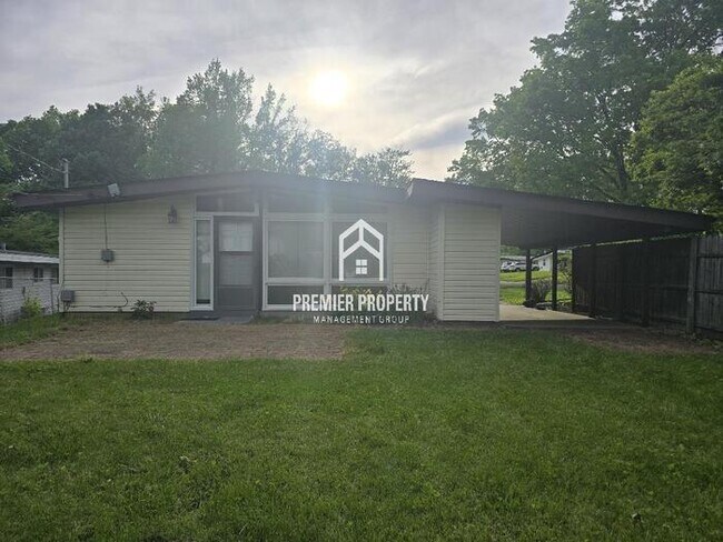 Building Photo - 920 St Anthony Ln