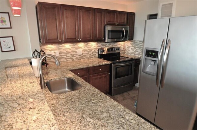 Building Photo - 4501 NE 21st Ave