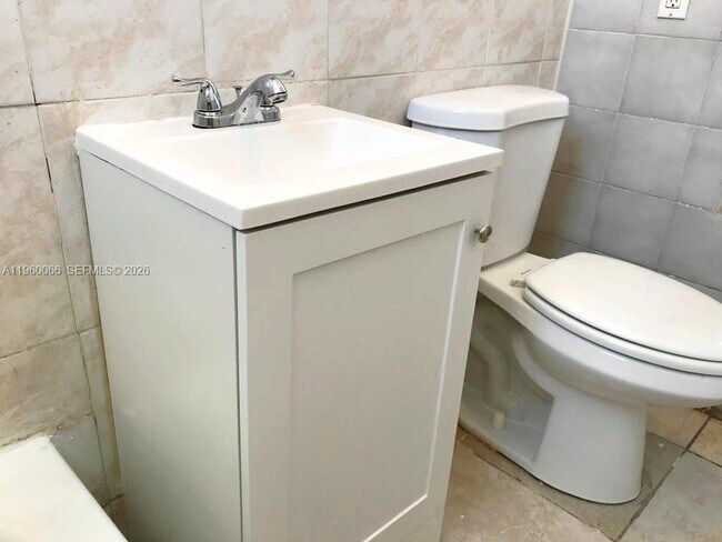 Building Photo - 1801 NW 2nd Ct