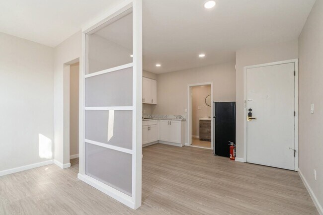 Building Photo - 40 Beacon Ave