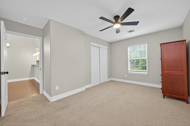 Building Photo - 2509 Moreau St