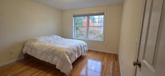 Building Photo - PENDING - 55+ Townhouse available for rent