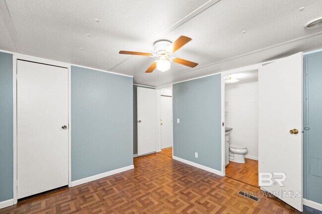 Building Photo - 25270 Pompano Dr