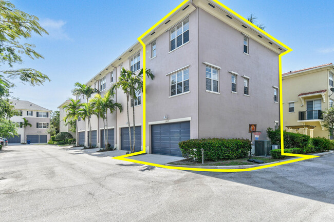 Building Photo - 147 Greenwich Cir