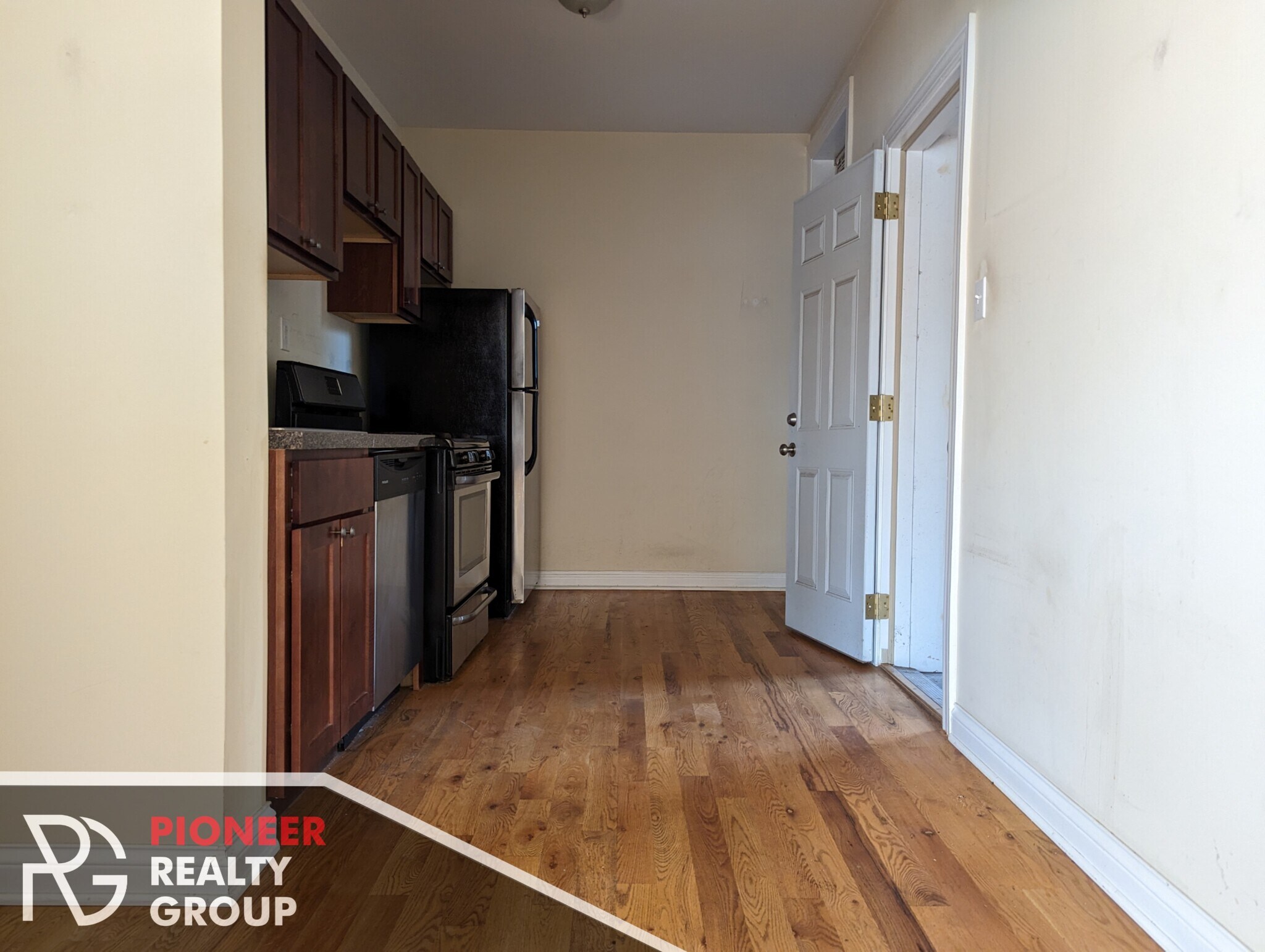 Building Photo - 4409 N Wolcott Ave