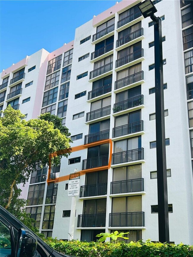 Building Photo - 17021 N Bay Rd
