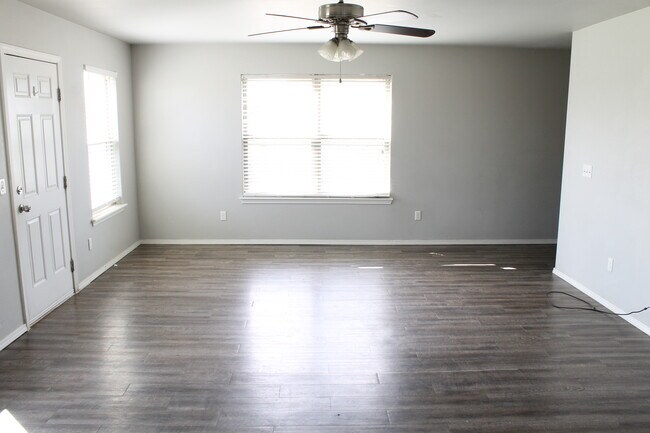 Building Photo - 5007 SW Fieldstone Blvd