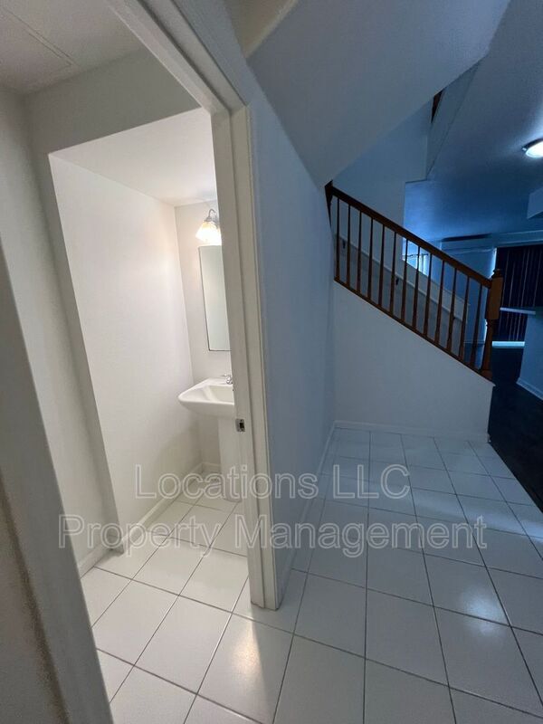 Building Photo - 92-1121 Panana St