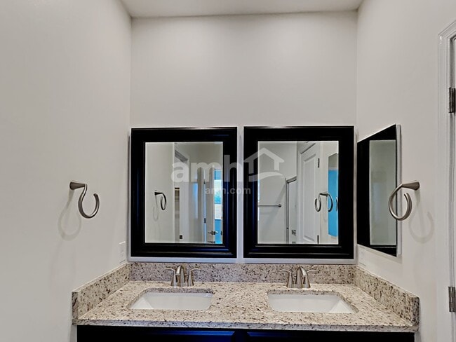 Building Photo - 672 N Nestled Hummingbird Ln E