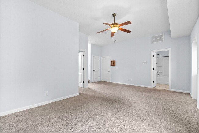 Building Photo - Pet Friendly Four Bedroom with Basement!