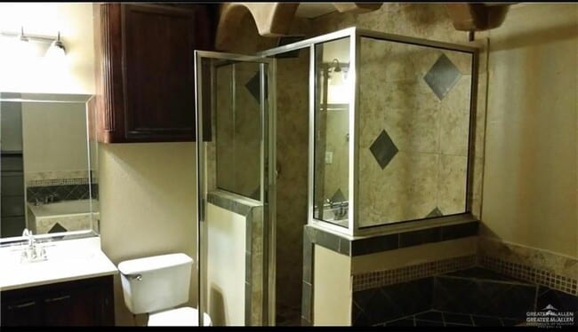 Building Photo - 5 Zinnia Ave