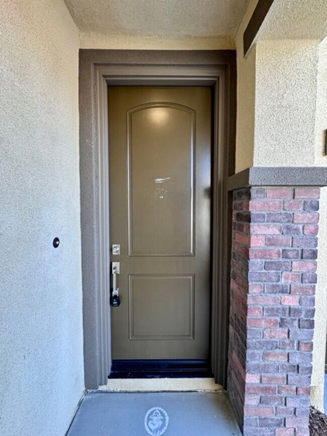 Building Photo - Brand new 4 bedroom Winchester home with a...