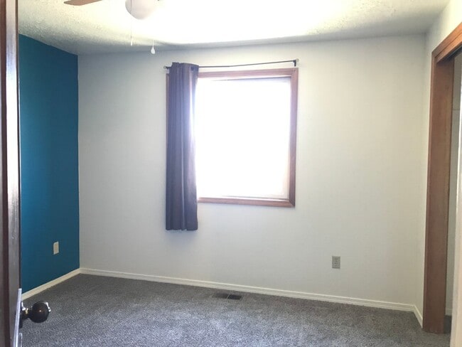Building Photo - West Boise 3 bedroom, 2 bath home for rent
