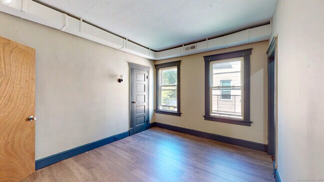 Building Photo - 22 Webster St