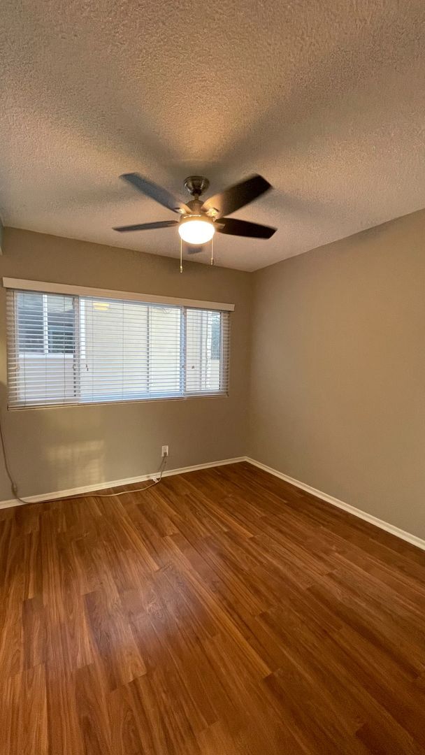 Building Photo - 2 Bedroom, 2 Bath Condo Blocks to the Beach, Pet Friendly, Sunset Views, Parking!