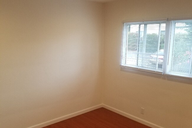 Bedroom - 2517 Foothill Blvd