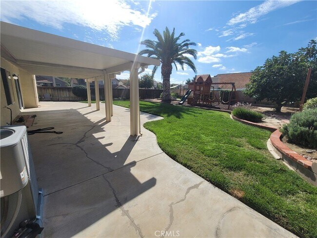 Building Photo - 24095 Fuschia Ct