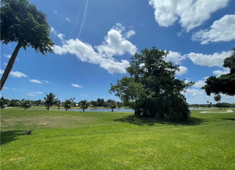 Building Photo - 802 Cypress Blvd