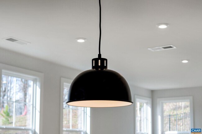 Building Photo - 6053 McComb St