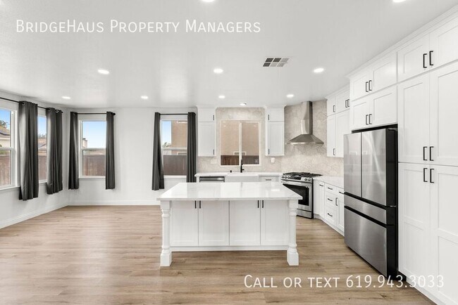 Building Photo - 1048 Sunset Crossing Point