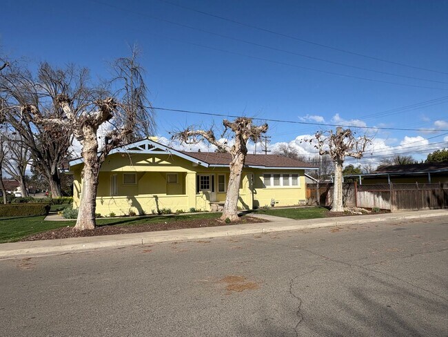 Building Photo - 1424 18th Ave
