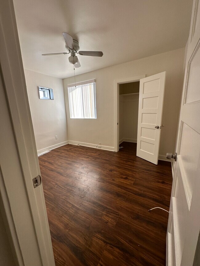 Building Photo - 2483 Chelsea St