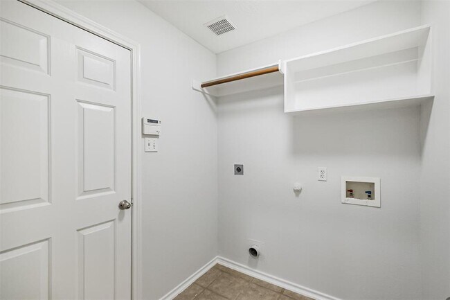 Building Photo - 5702 Carrollton Creek Ct