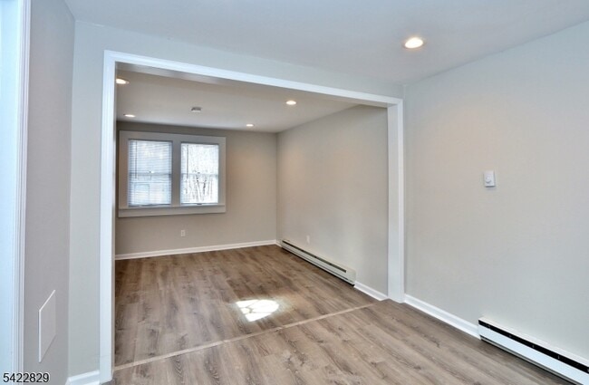 Building Photo - 422 Brown Trail