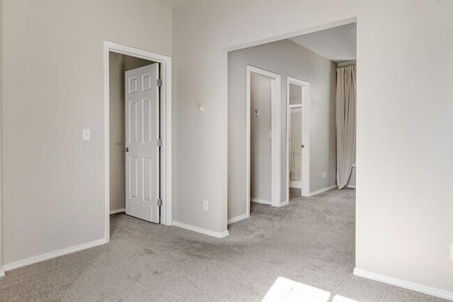 Building Photo - BSU 2 bedroom home