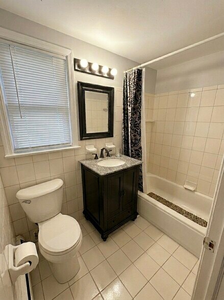 Building Photo - 3933 James St