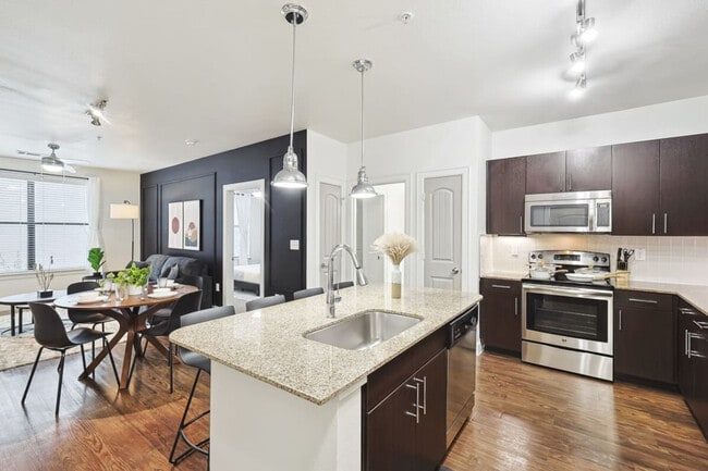 Building Photo - 5445 Town and Country Blvd