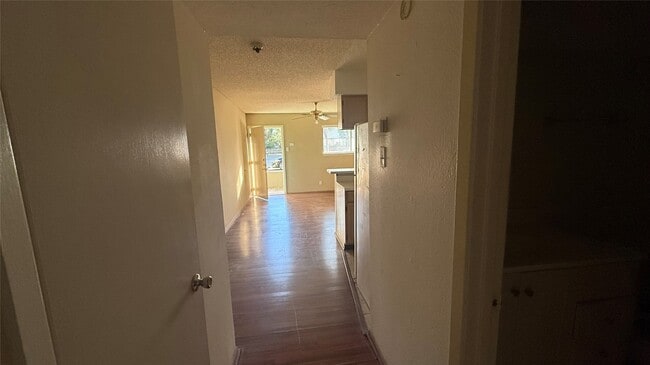 Building Photo - 1328 Bomar St