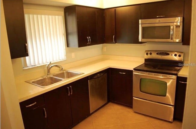 Building Photo - 2006 Hammock Pine Blvd