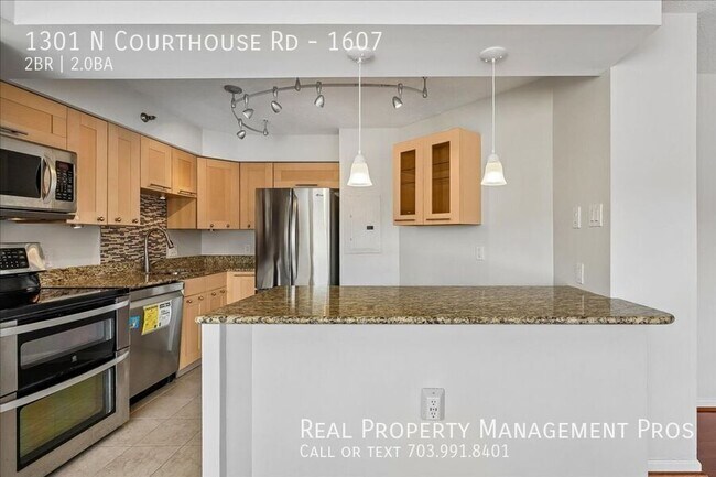 Building Photo - 1301 N Courthouse Rd