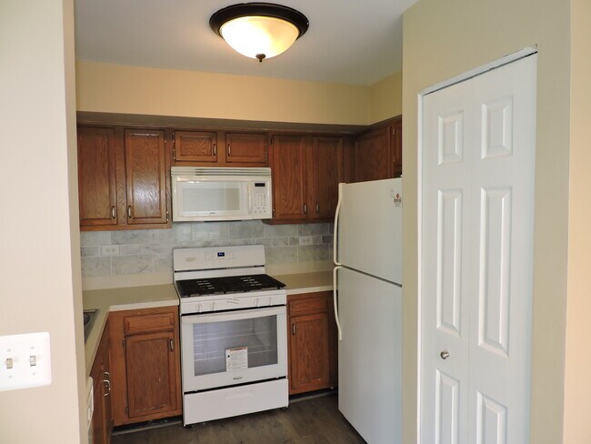 Building Photo - 1334 Gloucester Cir